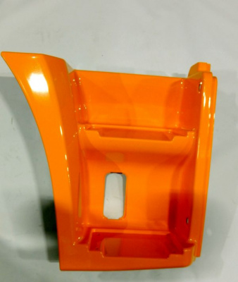 Щиток подножки 63501-8405110-50 правый оранжевый (высокий, 6520 рестайлинг) Щиток подножки 63501-8405110-50 правый оранжевый (высокий, 6520 рестайлинг)