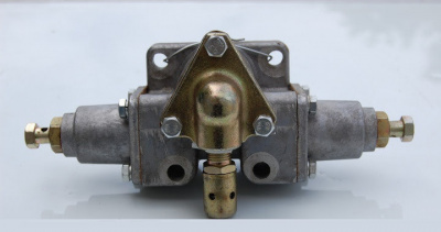 купить Воздухораспределитель в сборе 202 КПП